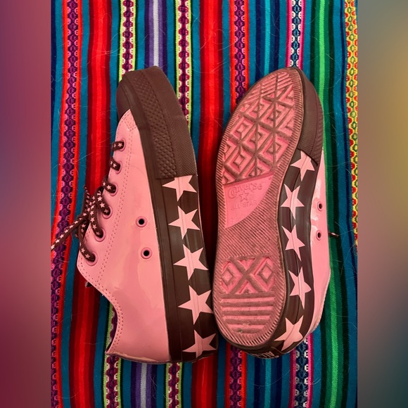 SOLD ELSEWHERE-CONVERSE X MILEY CYRUS PINK SIZE US 8 - Picture 3 of 7